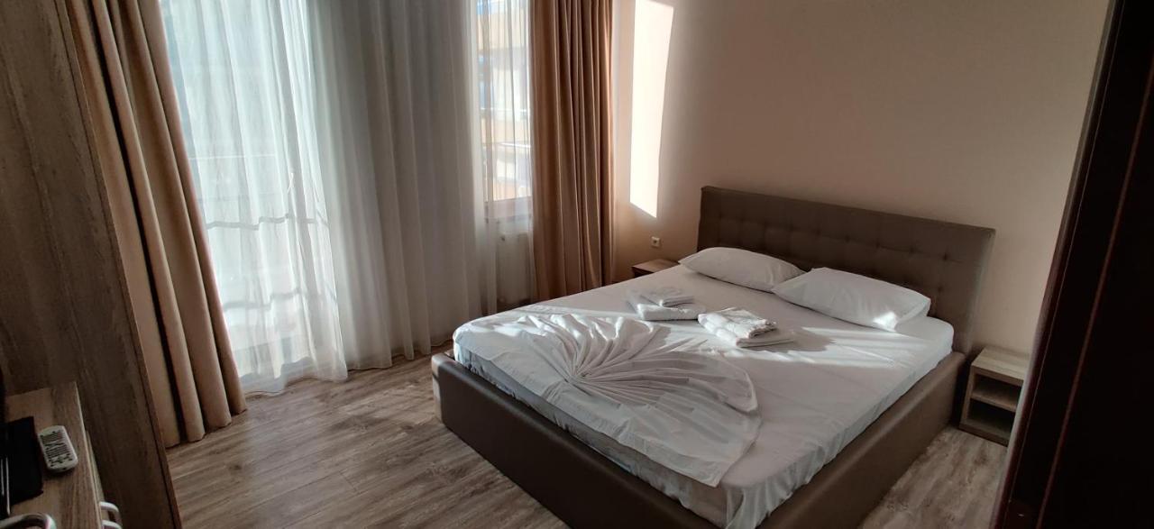 Nor Apartments Summerland Mamaia Exterior photo